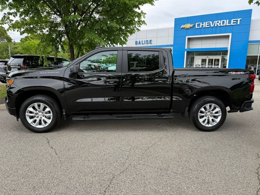 Used 2024 Chevrolet Silverado 1500 Custom AWD/4WD image 2