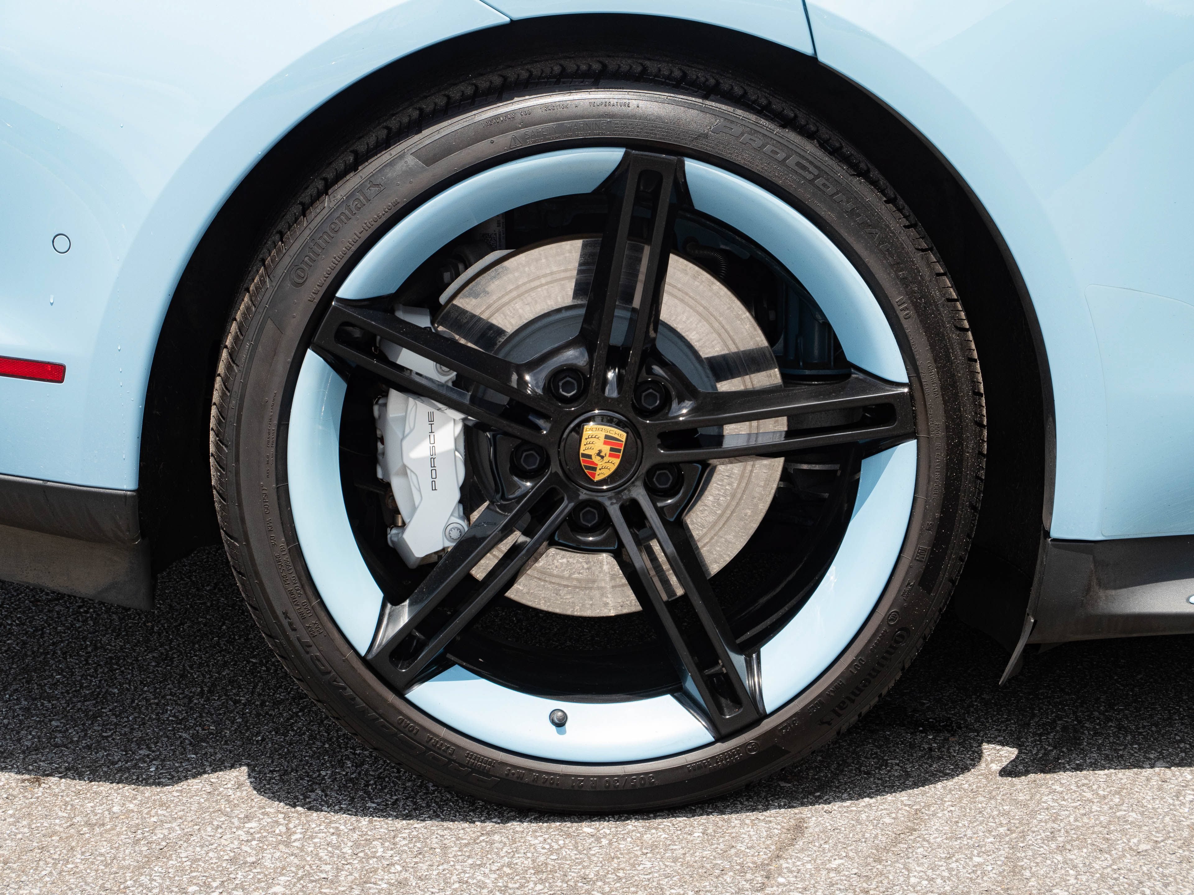 Certified 2023 Porsche Taycan 4S AWD/4WD image 40
