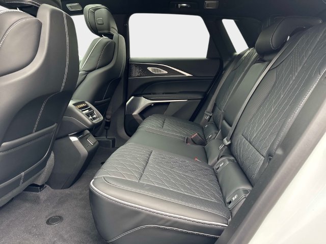 New 2026 Cadillac Lyriq V w/ LPO, Floor Liner Package AWD/4WD image 12
