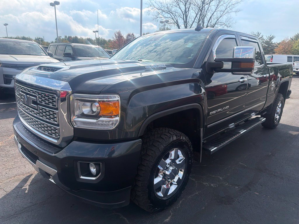 Used 2018 GMC Sierra 3500 Denali w/ Suspension Package, Off-Road AWD/4WD image 2