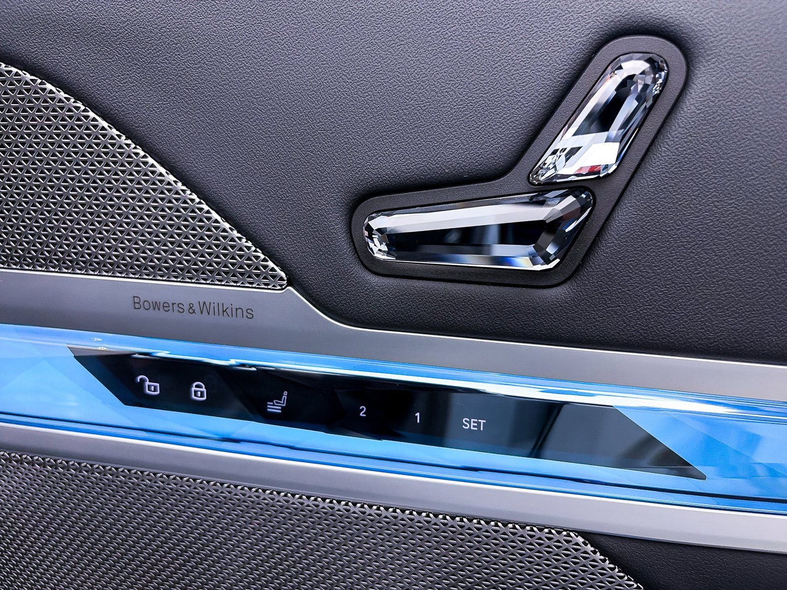 Used 2023 BMW 740i w/ Executive Package image 53