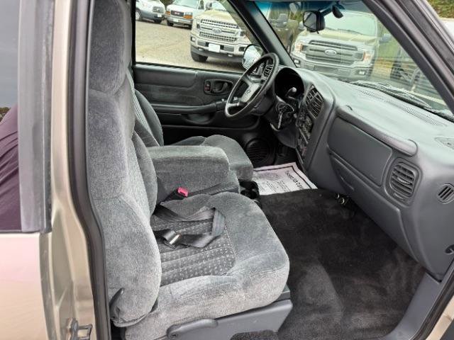 Used 2000 Chevrolet S10 Pickup LS w/ Preferred Equipment Group RWD image 27
