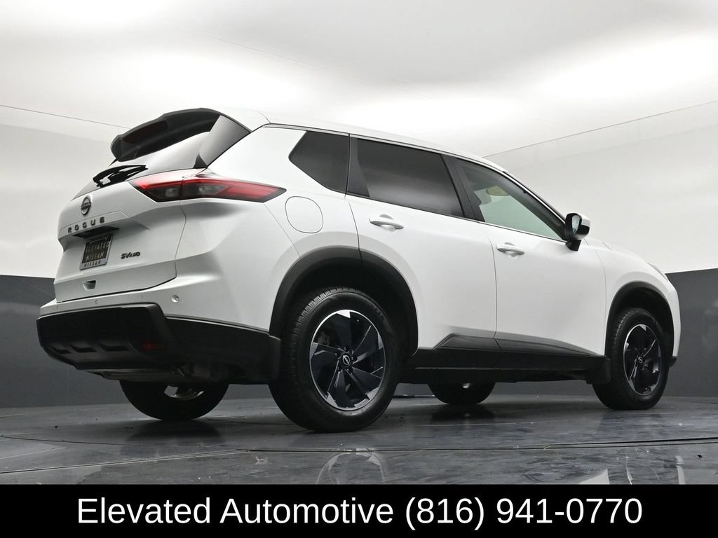 Used 2024 Nissan Rogue SV AWD/4WD image 32