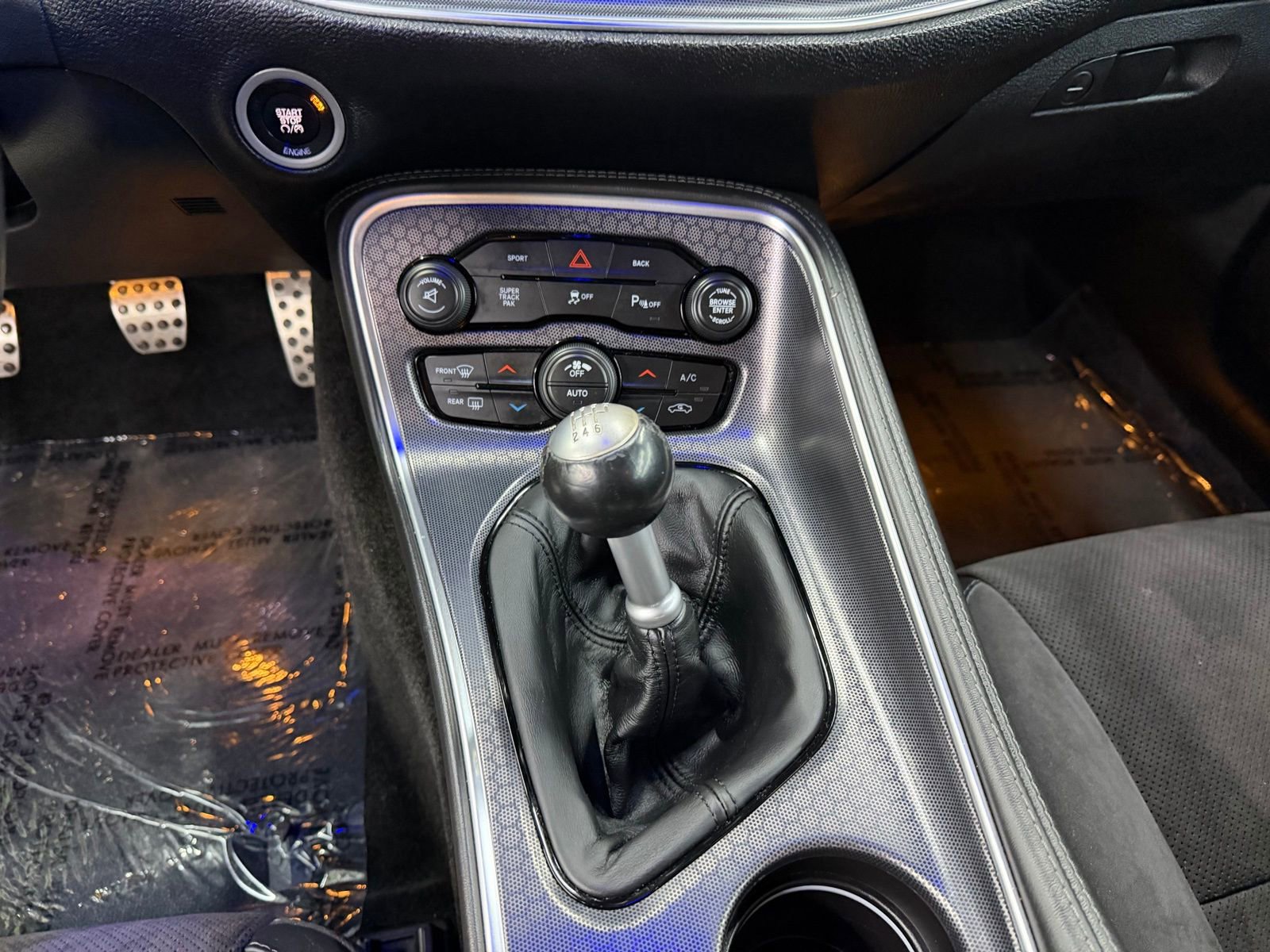 Used 2015 Dodge Challenger R/T Scat Pack w/ Leather Interior Group image 16