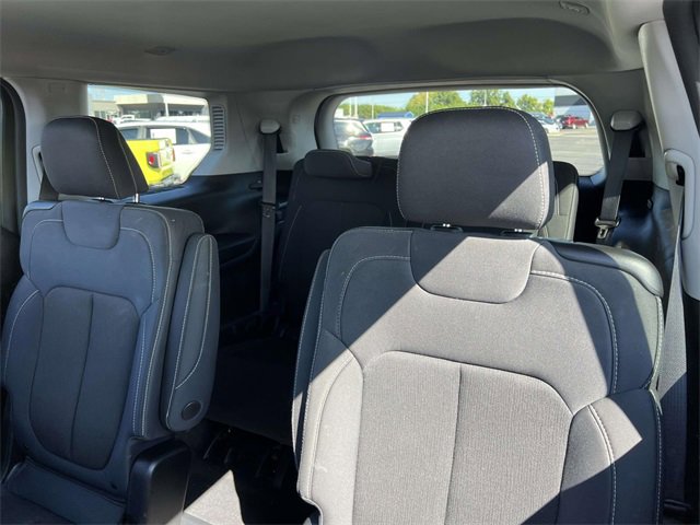 Certified 2023 Jeep Grand Cherokee L Laredo image 28