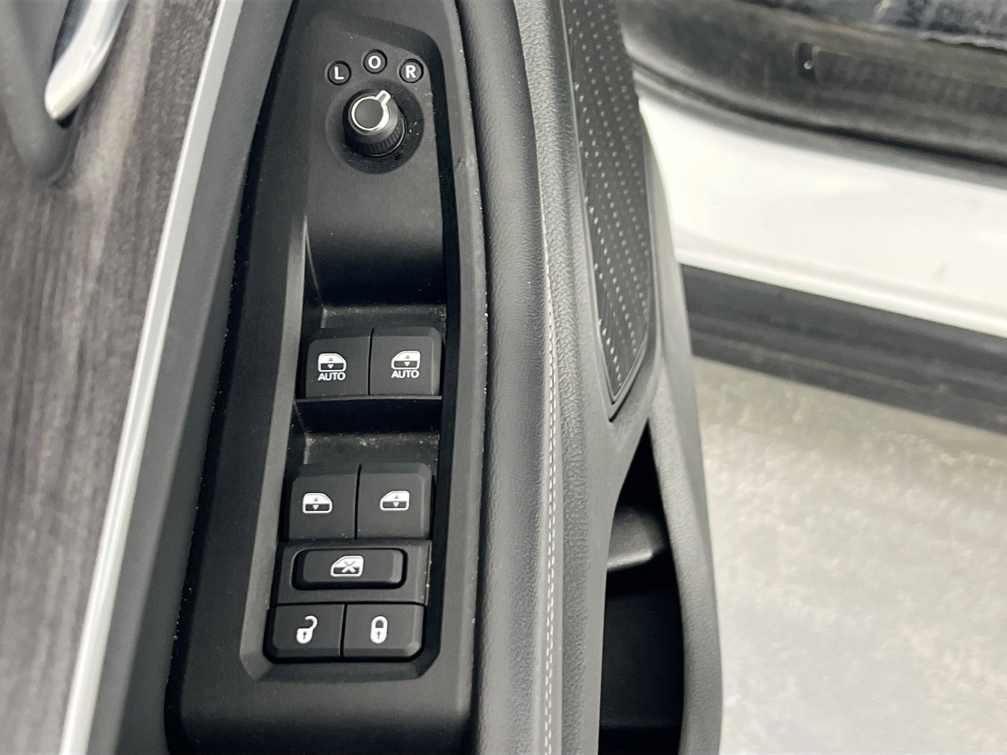 Used 2023 Jeep Grand Cherokee Limited AWD/4WD image 18
