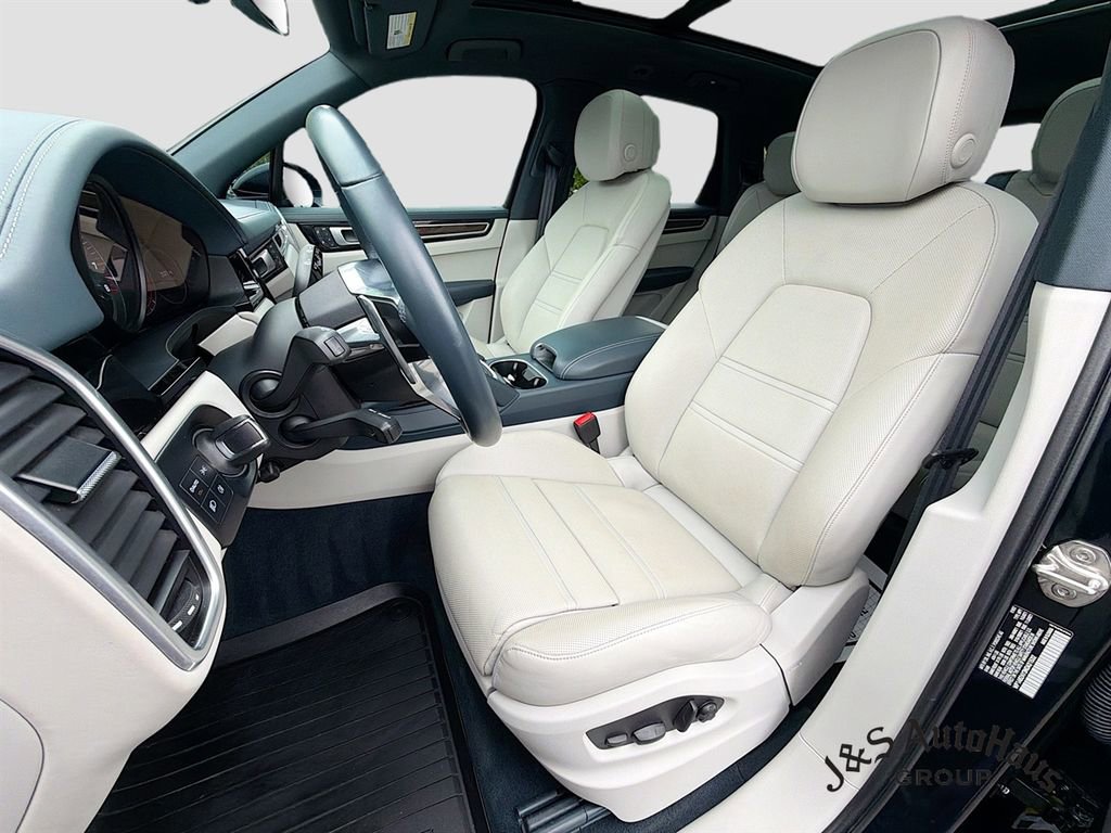 Used 2022 Porsche Cayenne S AWD/4WD image 11
