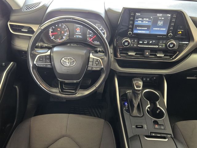 Used 2021 Toyota Highlander LE image 29