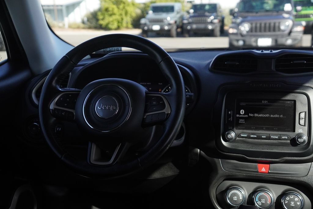 Certified 2017 Jeep Renegade Latitude AWD/4WD image 39