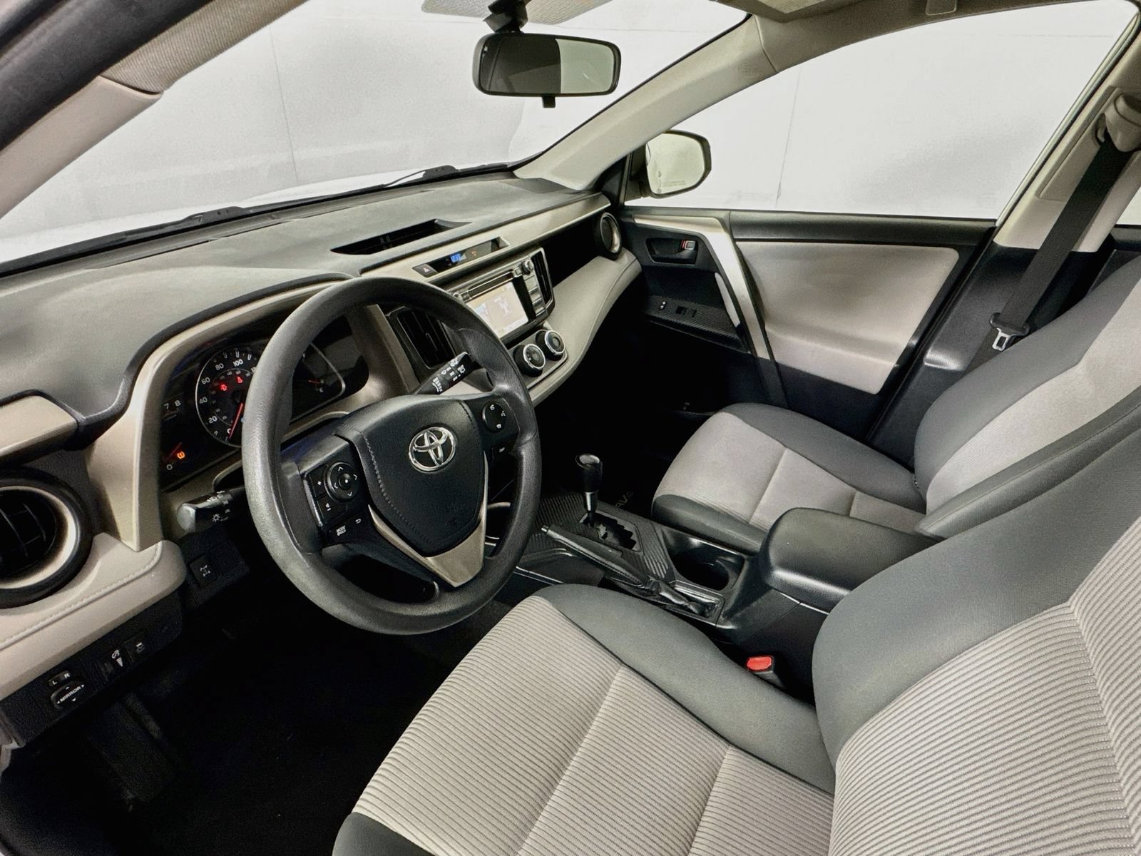 Used 2014 Toyota RAV4 LE AWD/4WD image 8