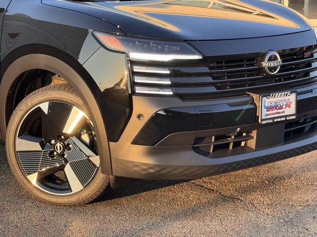 New 2025 Nissan Kicks SR w/ SR Premium Package image 3