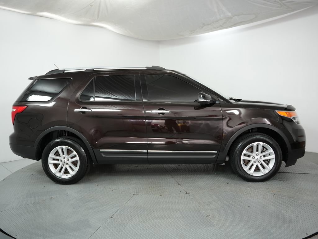 Used 2013 Ford Explorer XLT image 5