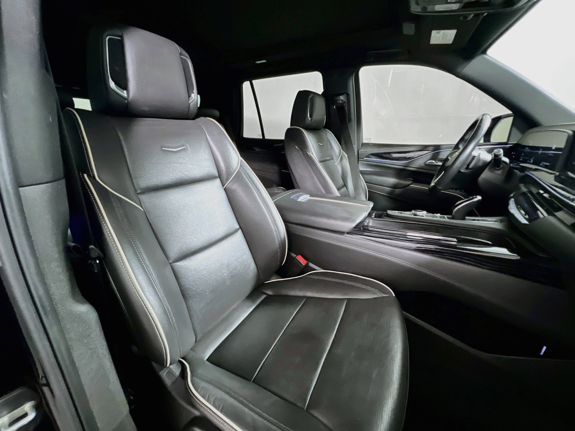 Used 2021 Cadillac Escalade Sport w/ Driver Assist Tech Package AWD/4WD image 24