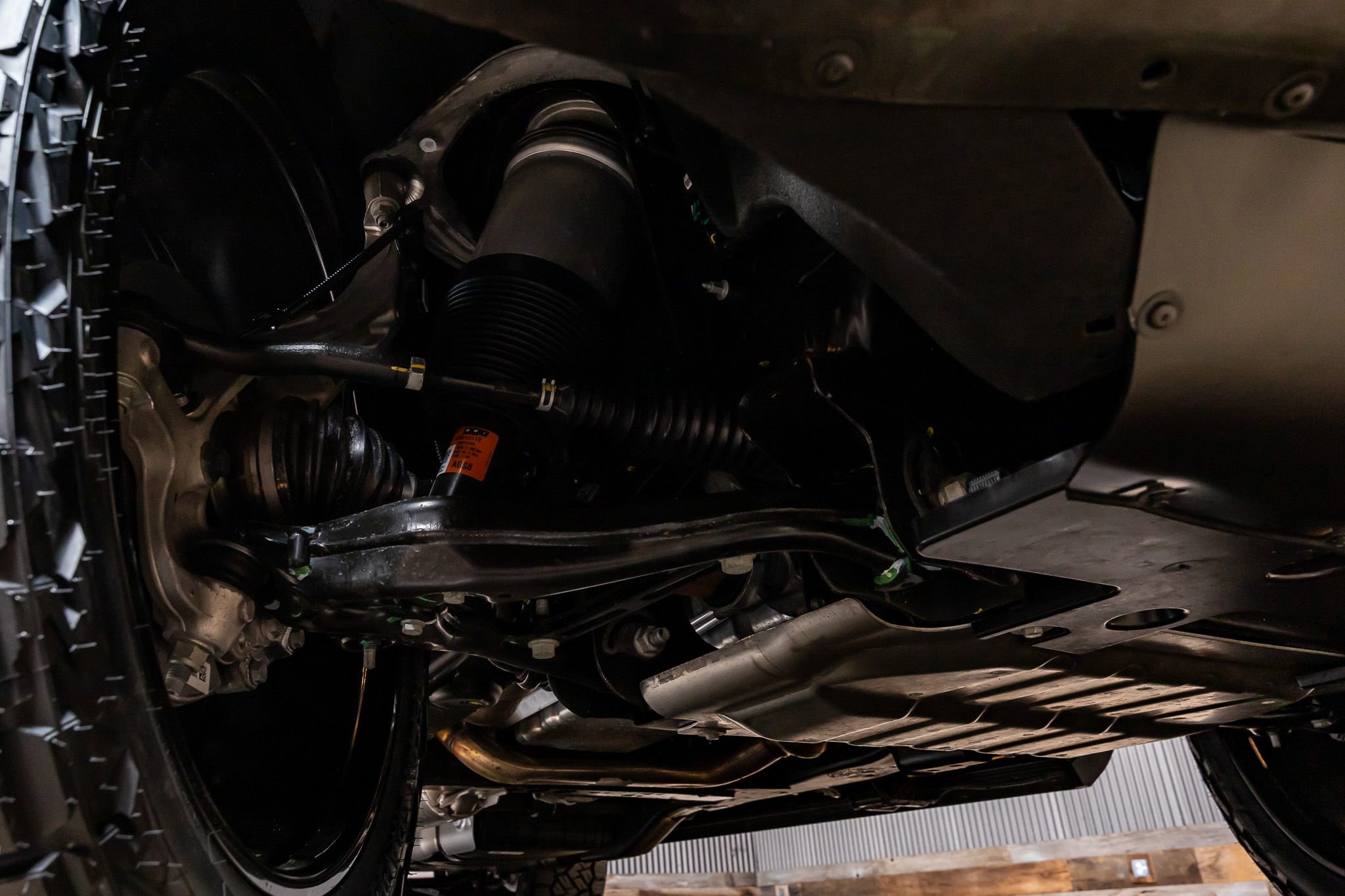 Used 2026 Cadillac Escalade Platinum Sport w/ LPO, ONYX Package image 14