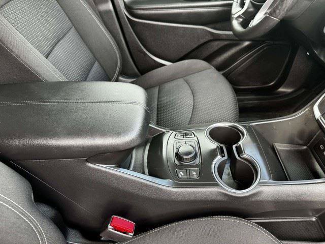 Used 2022 GMC Terrain SLE w/ Driver Convenience Package FWD image 68