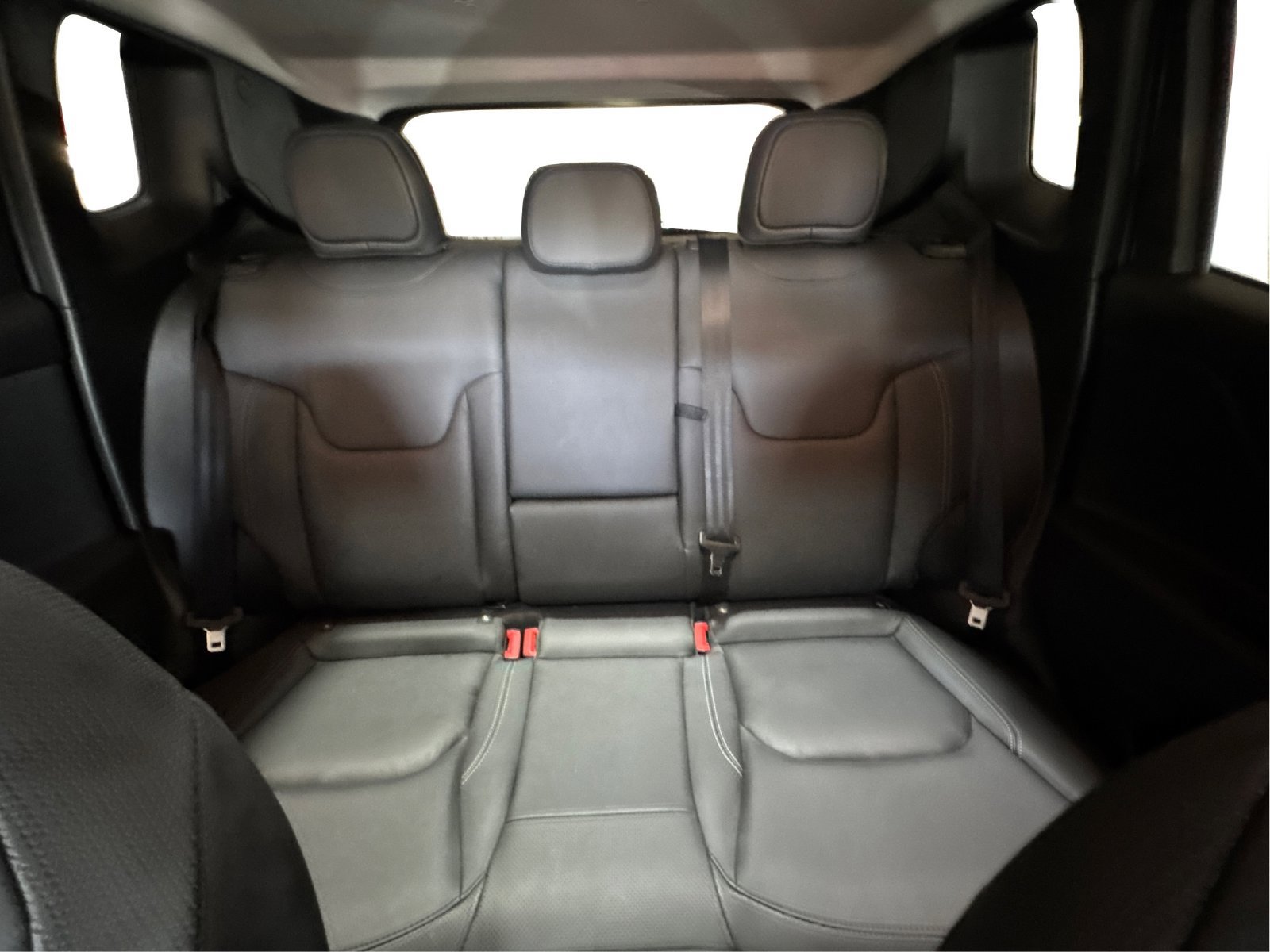 Used 2021 Jeep Renegade Limited w/ Sun & Sound Group AWD/4WD image 14