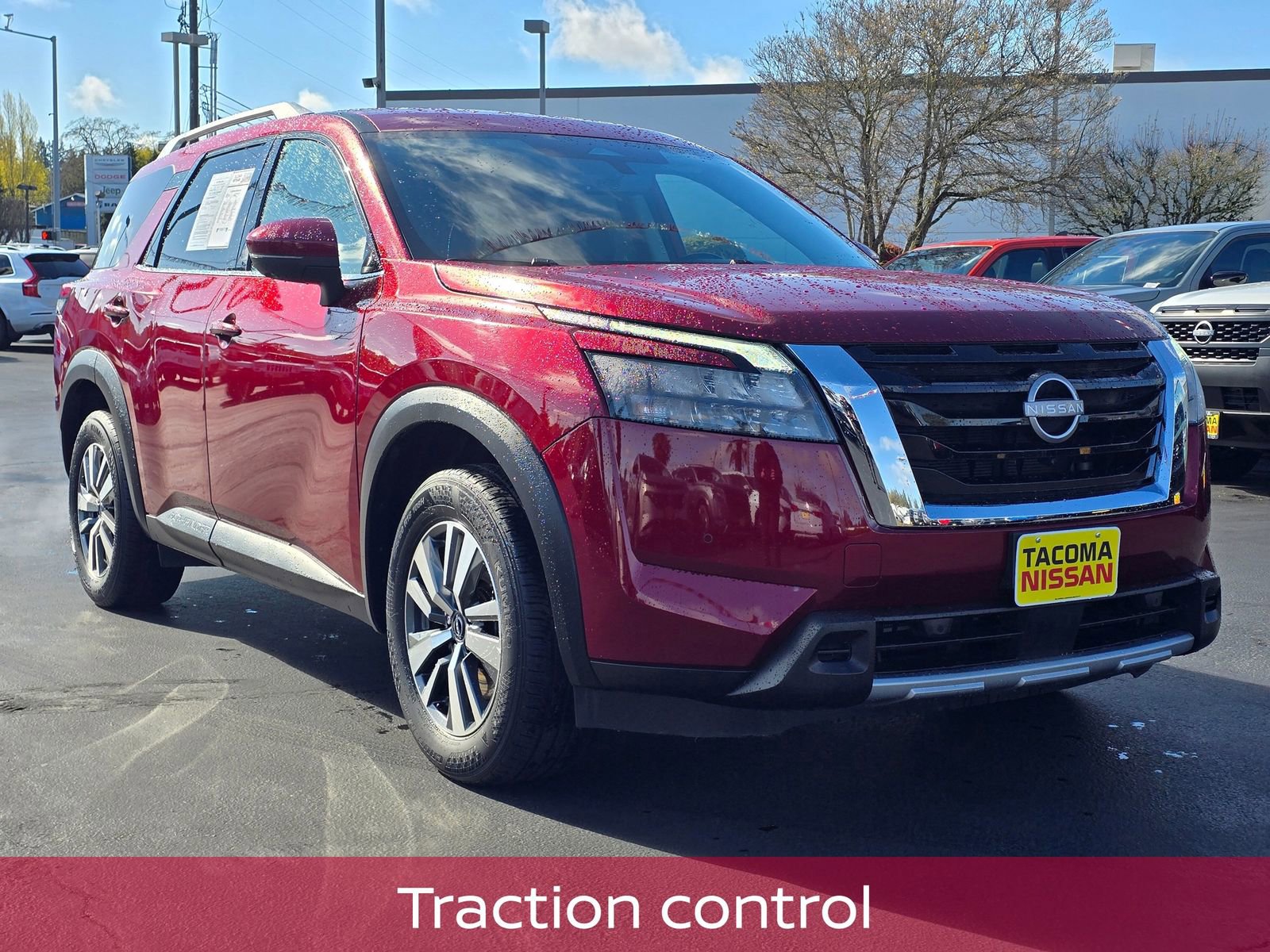 Used 2025 Nissan Pathfinder SL AWD/4WD image 8