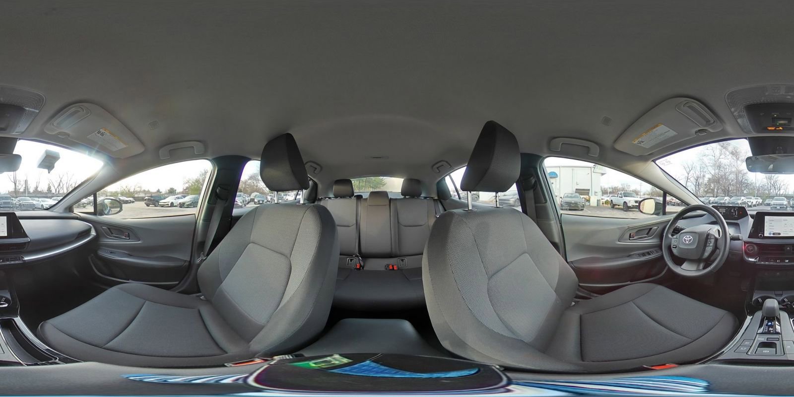 Used 2025 Toyota Prius LE image 40