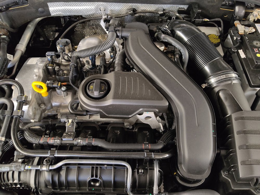 Used 2025 Volkswagen Jetta SE FWD image 30