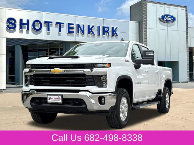 Used 2026 Chevrolet Silverado 2500 LT AWD/4WD image 3