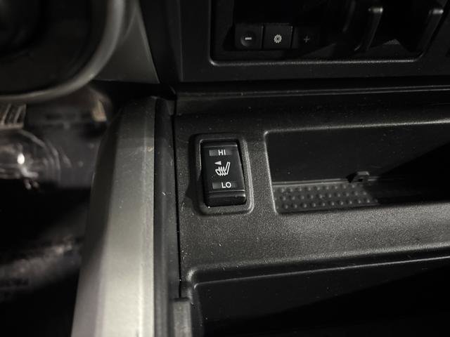 Used 2017 Nissan Titan SV image 7