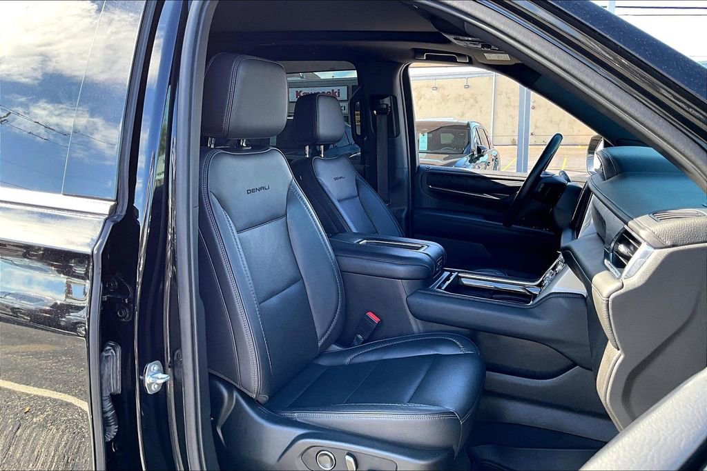 Used 2021 GMC Yukon XL Denali RWD image 10