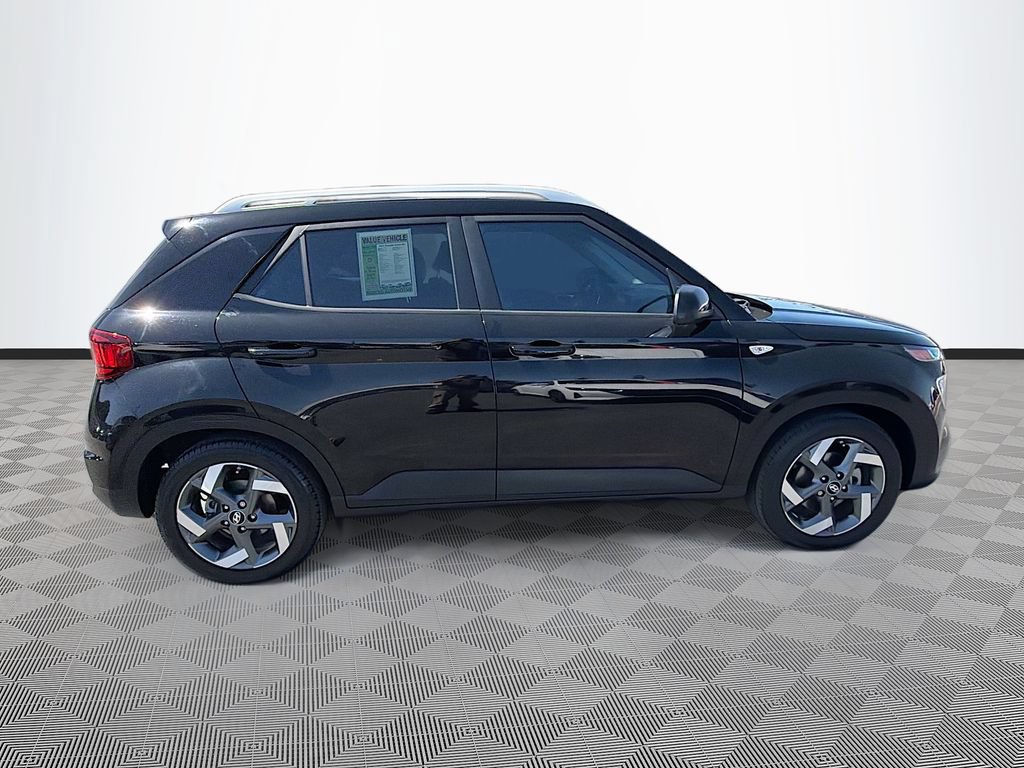 Used 2022 Hyundai Venue SEL w/ Cargo Package FWD image 8