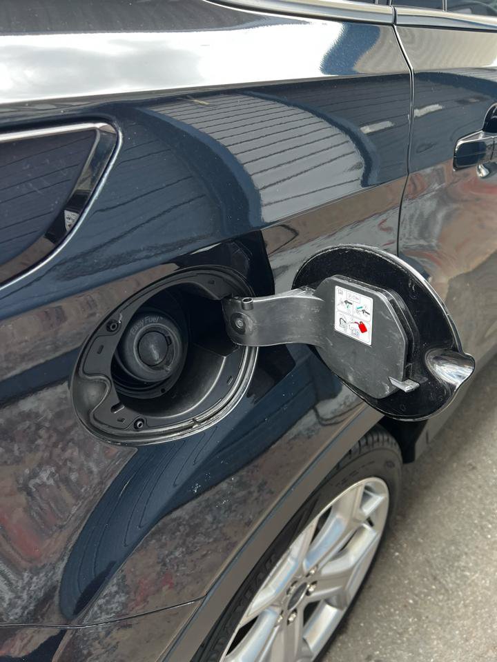 Used 2019 Ford Escape Titanium AWD/4WD image 5