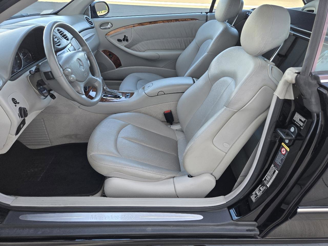 Used 2005 Mercedes-Benz CLK 500 Cabriolet image 24