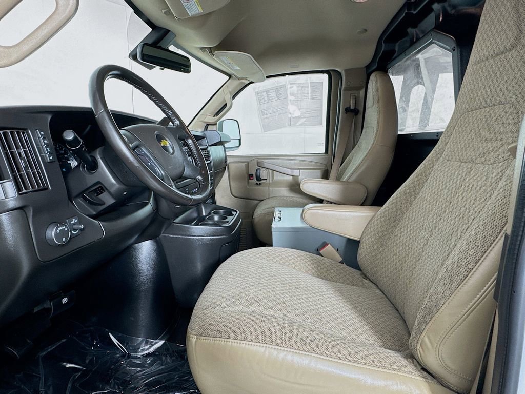 Used 2021 Chevrolet Express 2500 w/ Driver Convenience Package image 9
