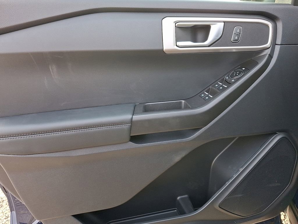 New 2025 Ford Explorer Base image 8