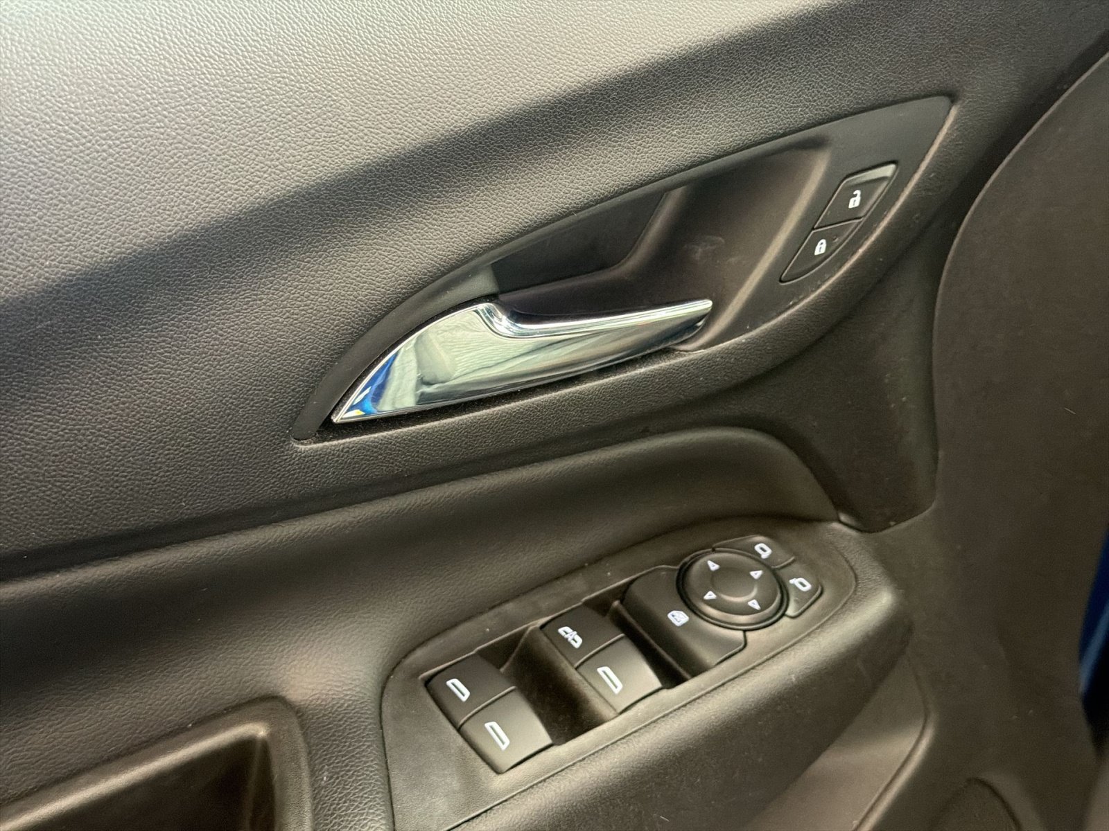 Used 2020 Chevrolet Equinox LT FWD image 15