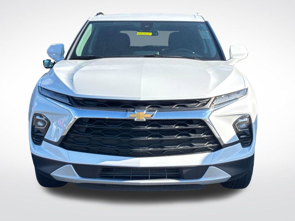 Used 2023 Chevrolet Blazer LT w/ Convenience Package AWD/4WD image 3