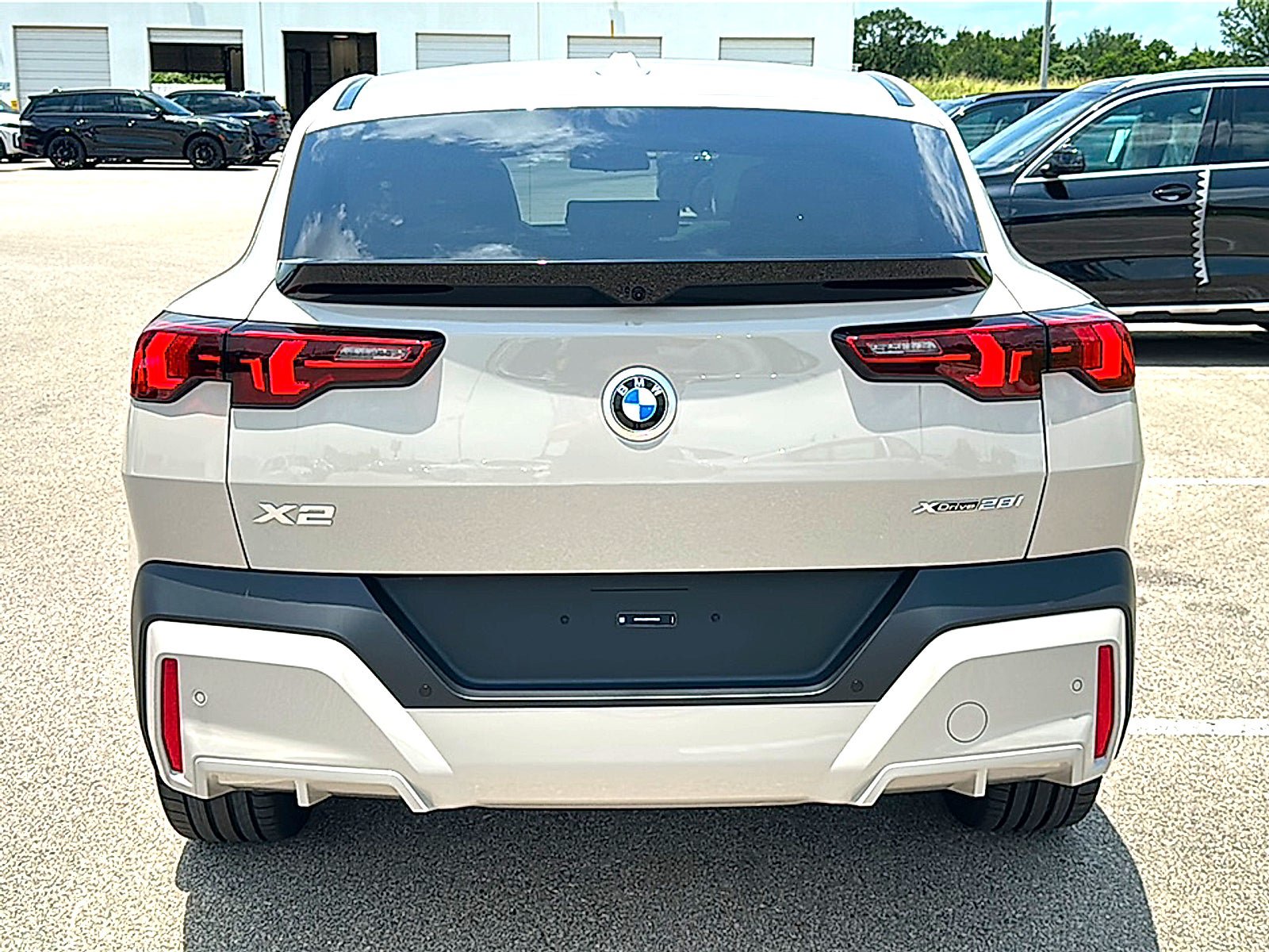 New 2026 BMW X2 xDrive28i w/ Technology Package AWD/4WD image 7