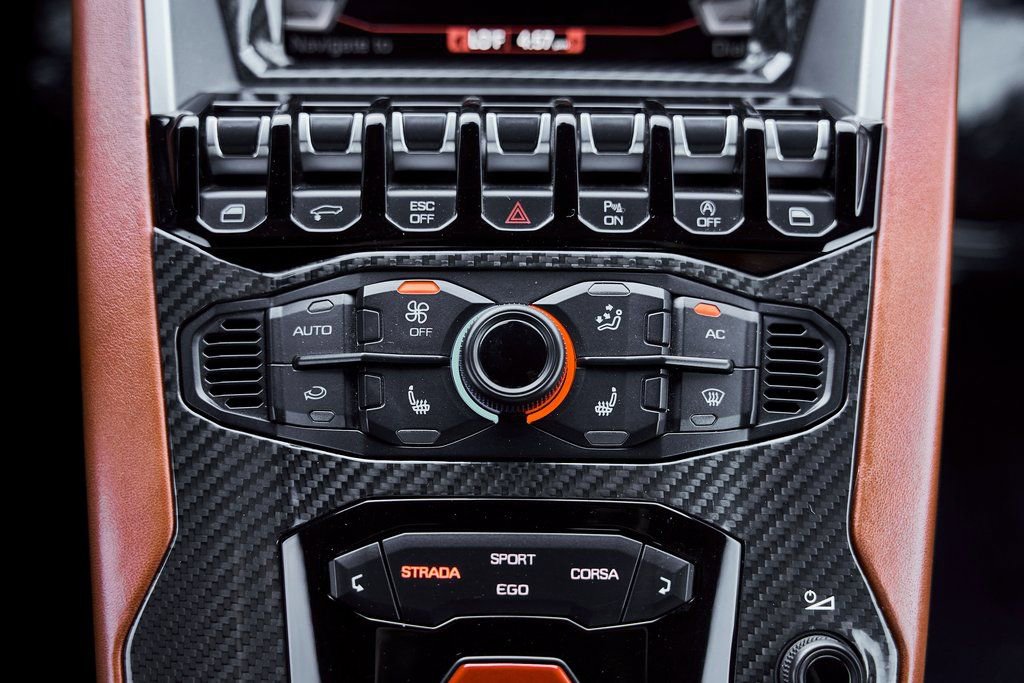 Used 2018 Lamborghini Aventador S image 71