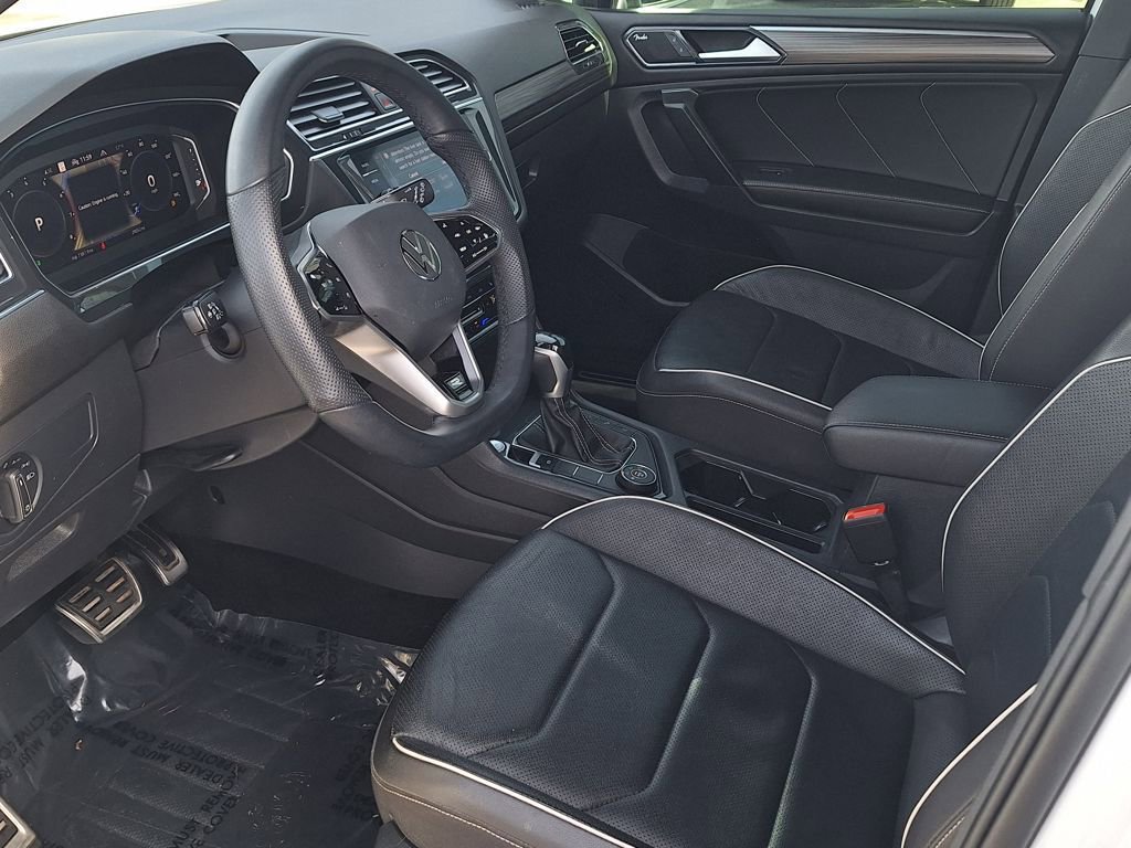 Used 2022 Volkswagen Tiguan SEL R-Line image 10