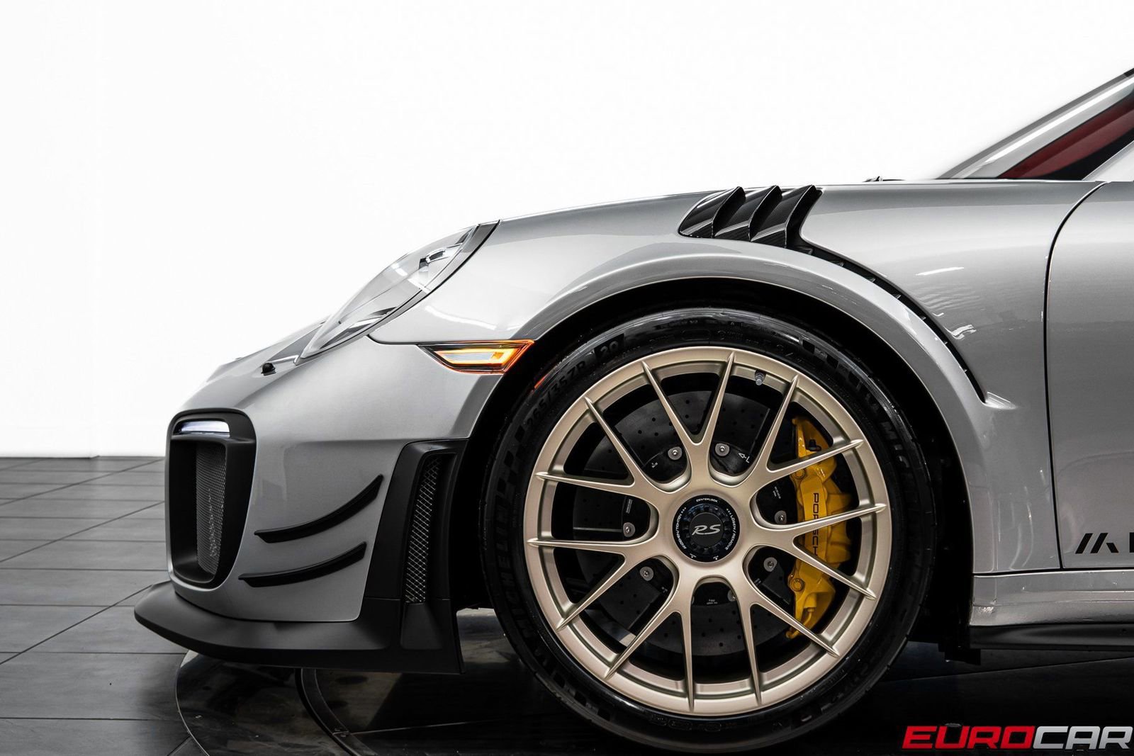 Used 2019 Porsche 911 GT2 RS image 18