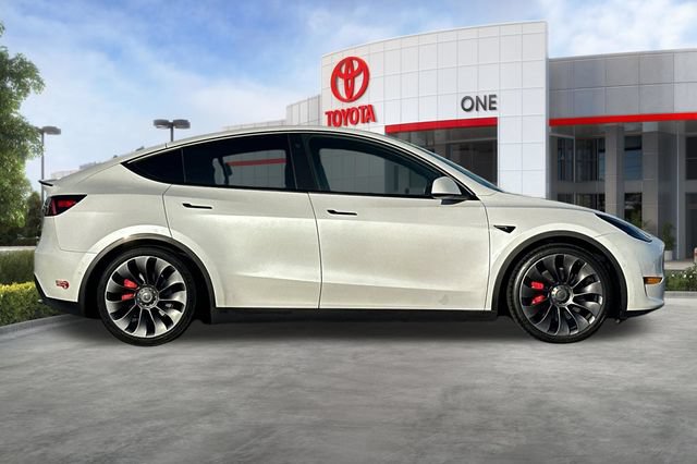 Used 2022 Tesla Model Y Performance AWD/4WD image 3