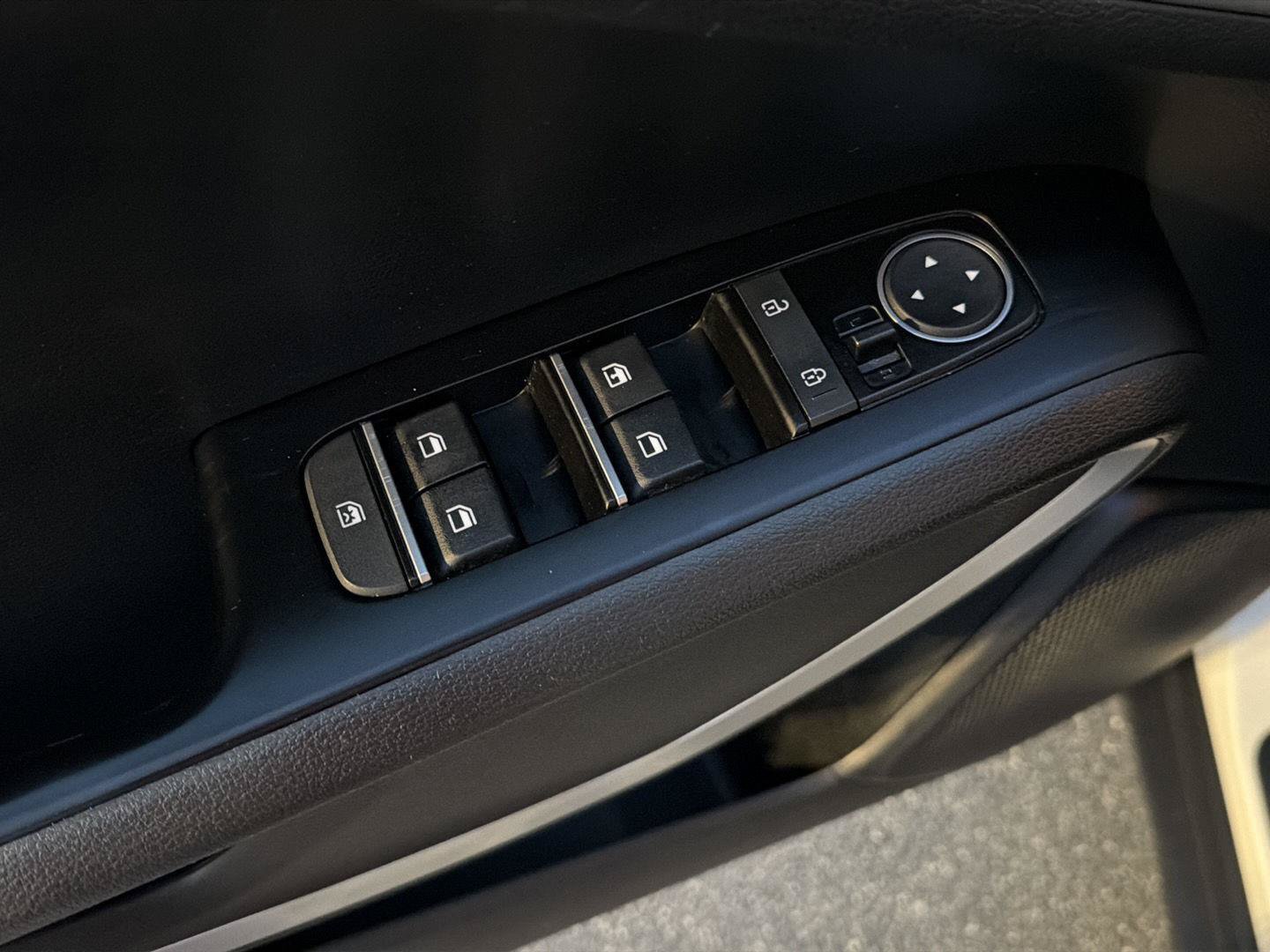 Used 2024 Kia Soul LX w/ Option Group 015 FWD image 30