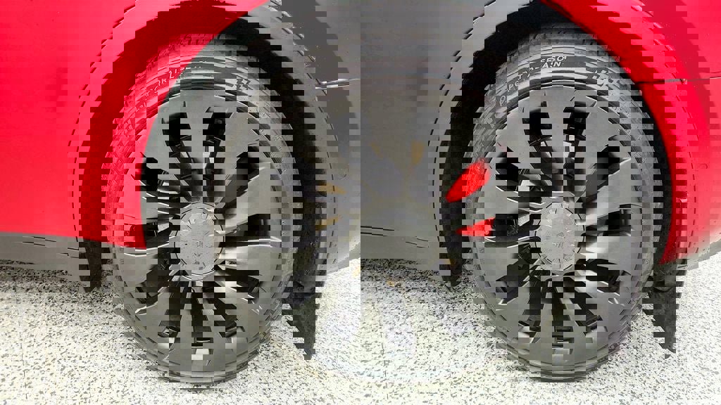 Used 2022 Tesla Model Y Performance image 9