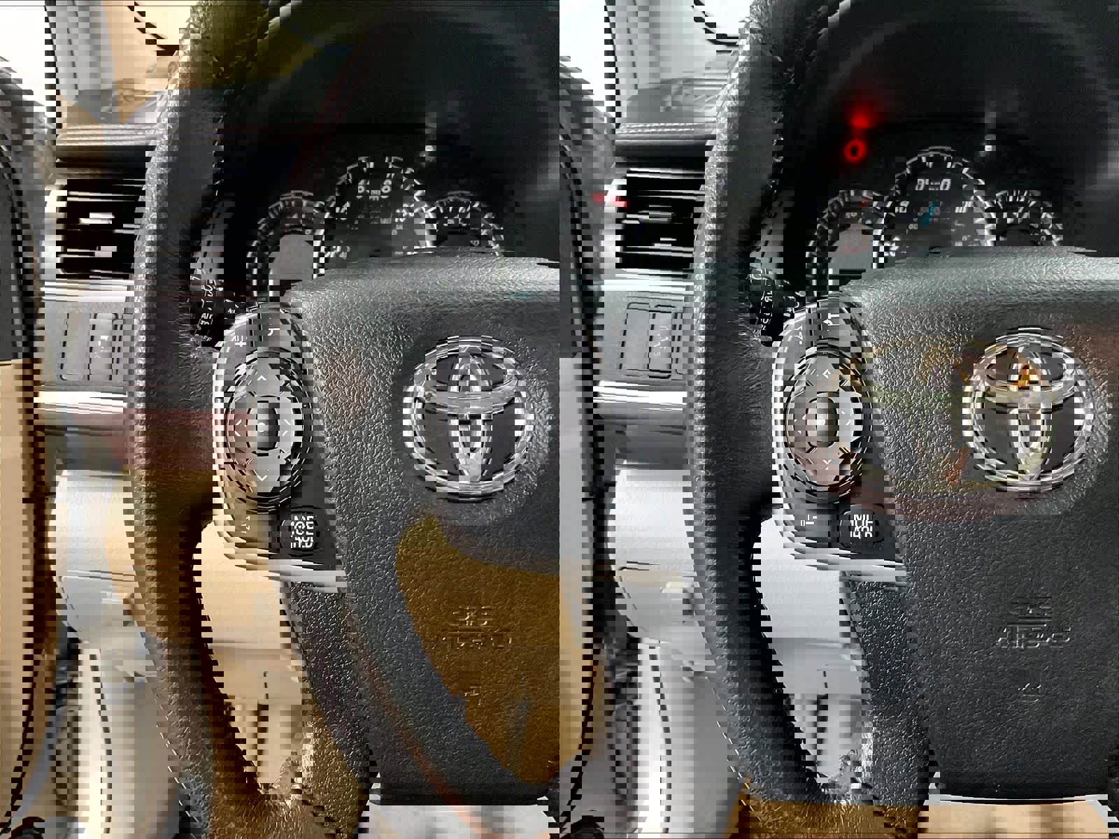 Used 2013 Toyota Camry XLE image 23