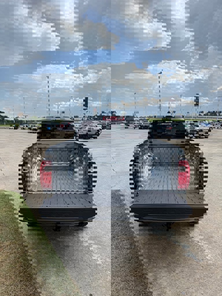 New 2026 GMC Canyon Elevation image 8