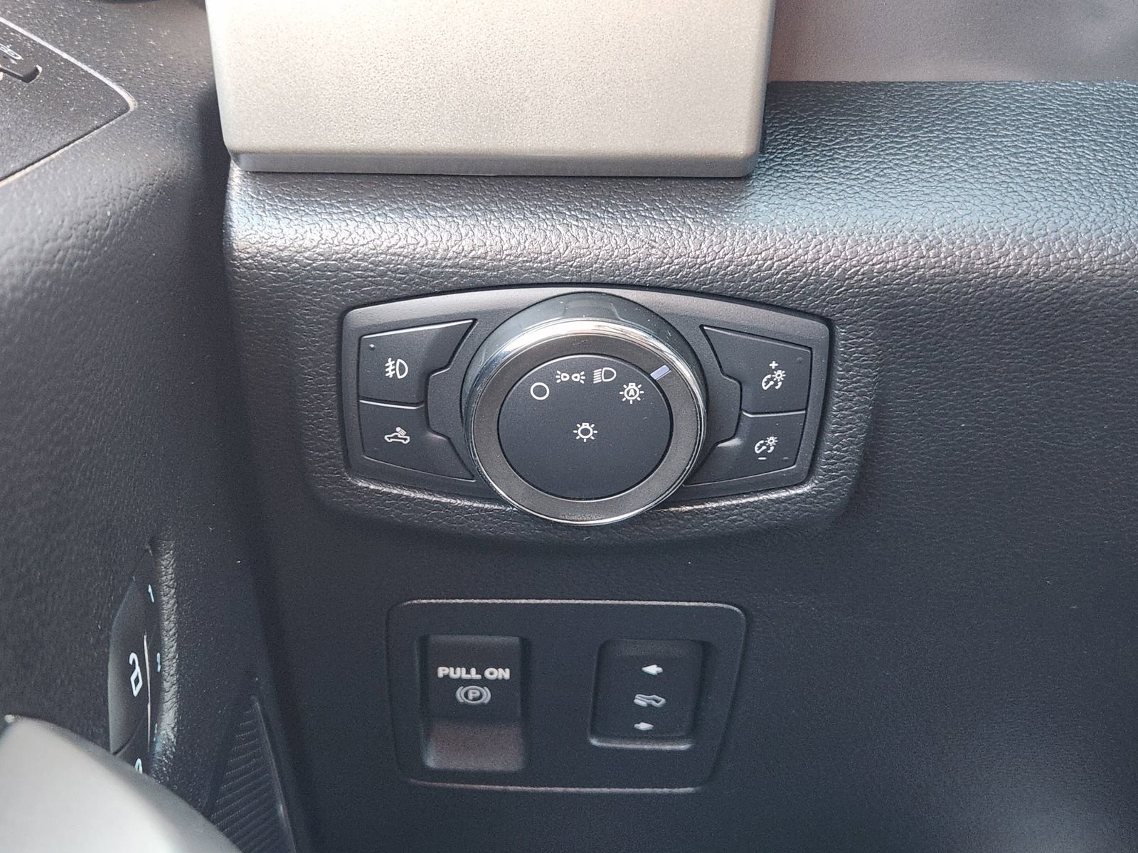 Used 2020 Ford F150 Lariat image 25