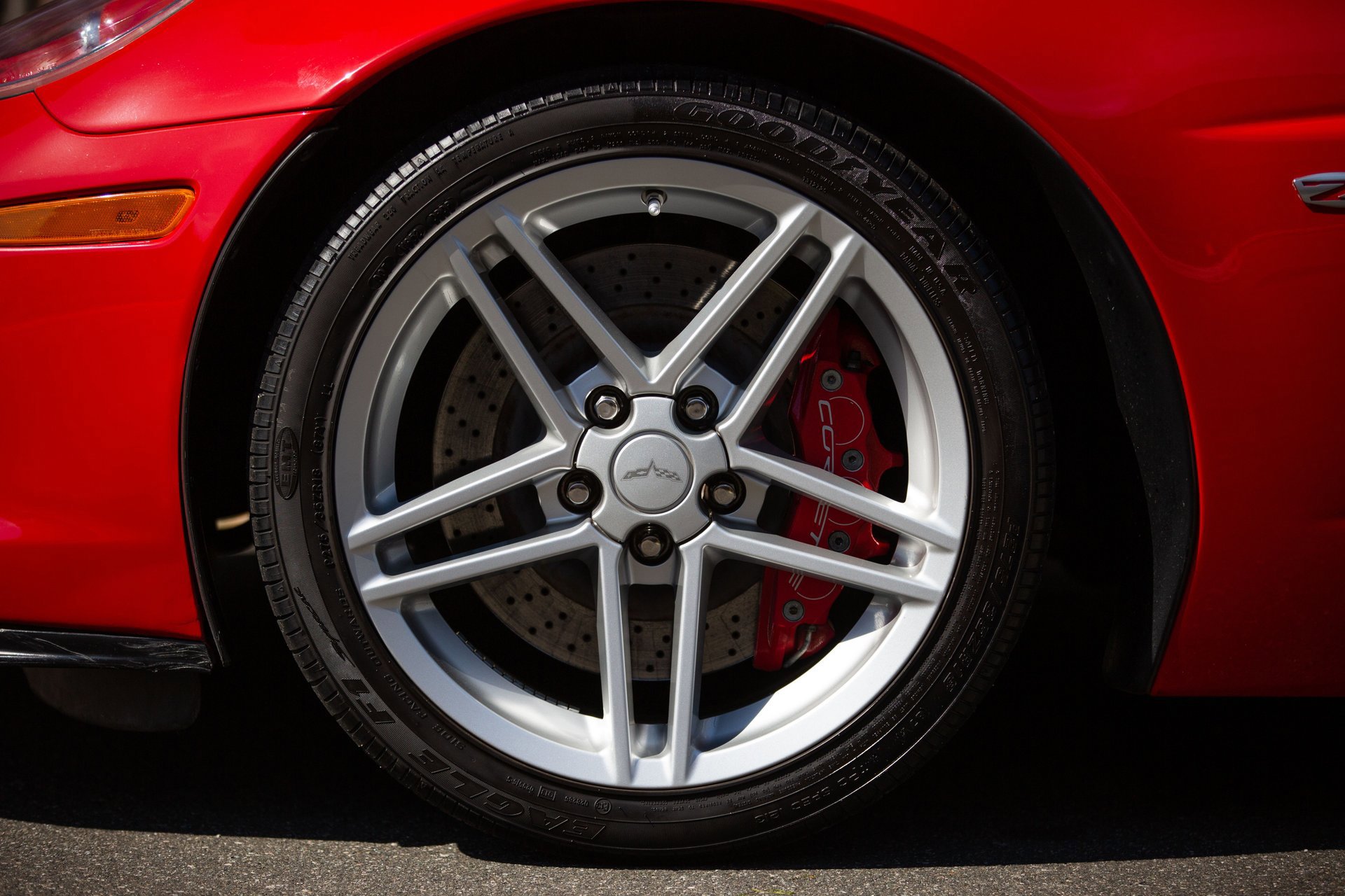 Used 2007 Chevrolet Corvette Z06 w/ Preferred Equipment Group RWD image 25