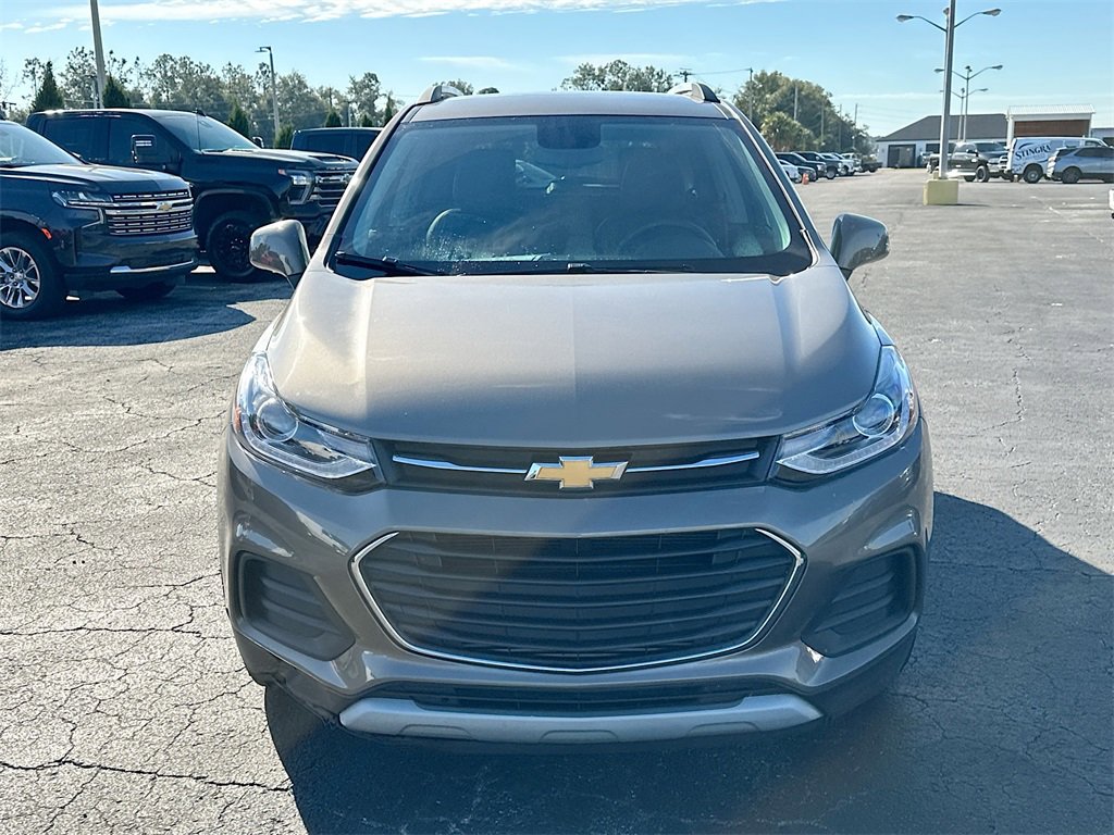 Certified 2022 Chevrolet Trax LT w/ LT Convenience Package image 2