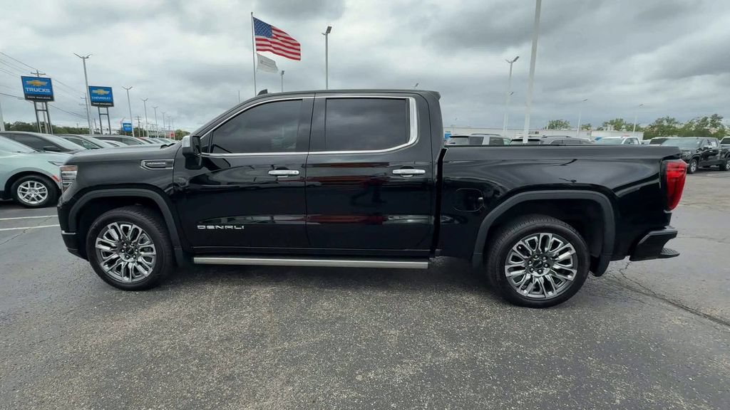 Used 2025 GMC Sierra 1500 Denali Ultimate AWD/4WD image 5