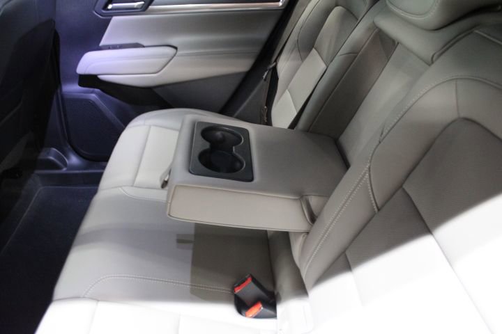New 2026 GMC Terrain Elevation w/ Elevation Premium Package AWD/4WD image 23