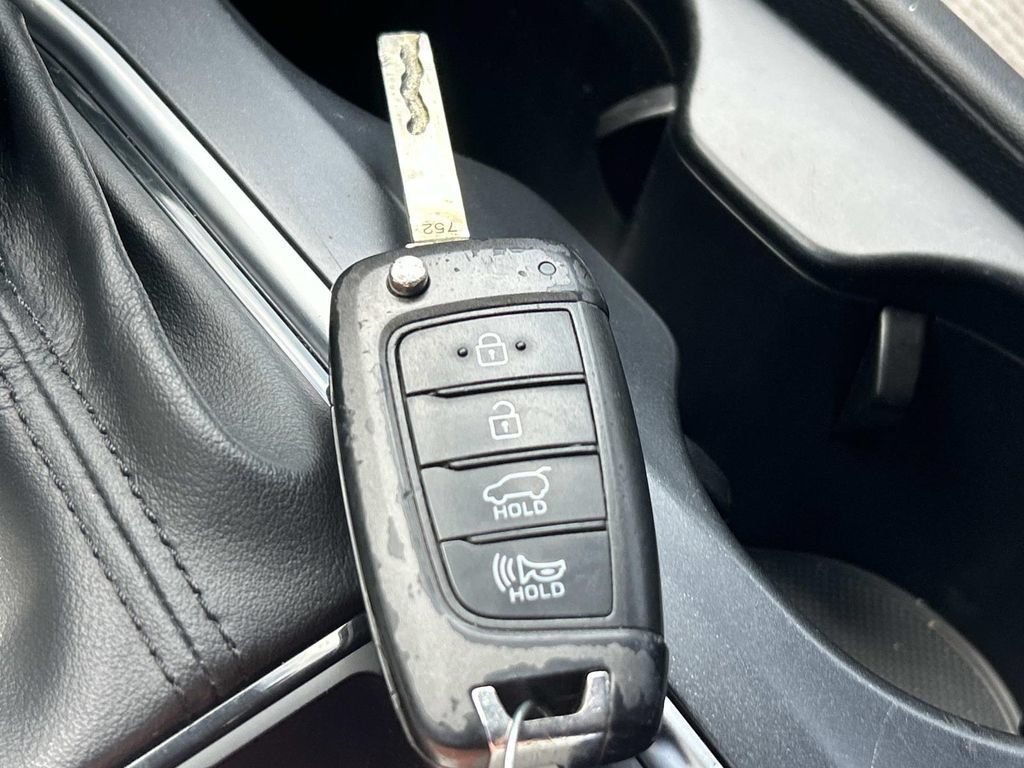 Used 2019 Hyundai Santa Fe SE AWD/4WD image 36