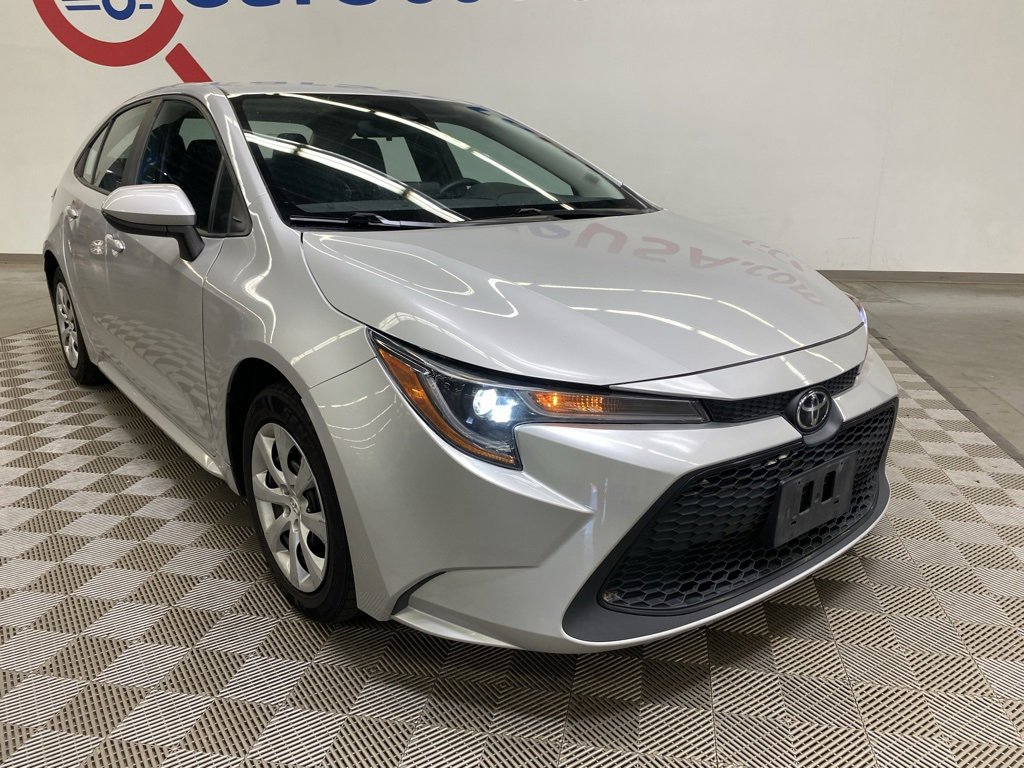Used 2022 Toyota Corolla LE image 2