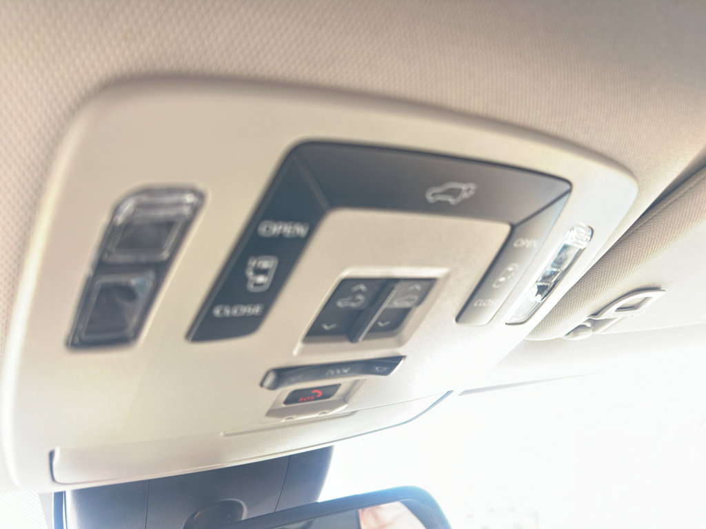 Used 2021 Toyota Sienna XLE FWD image 26